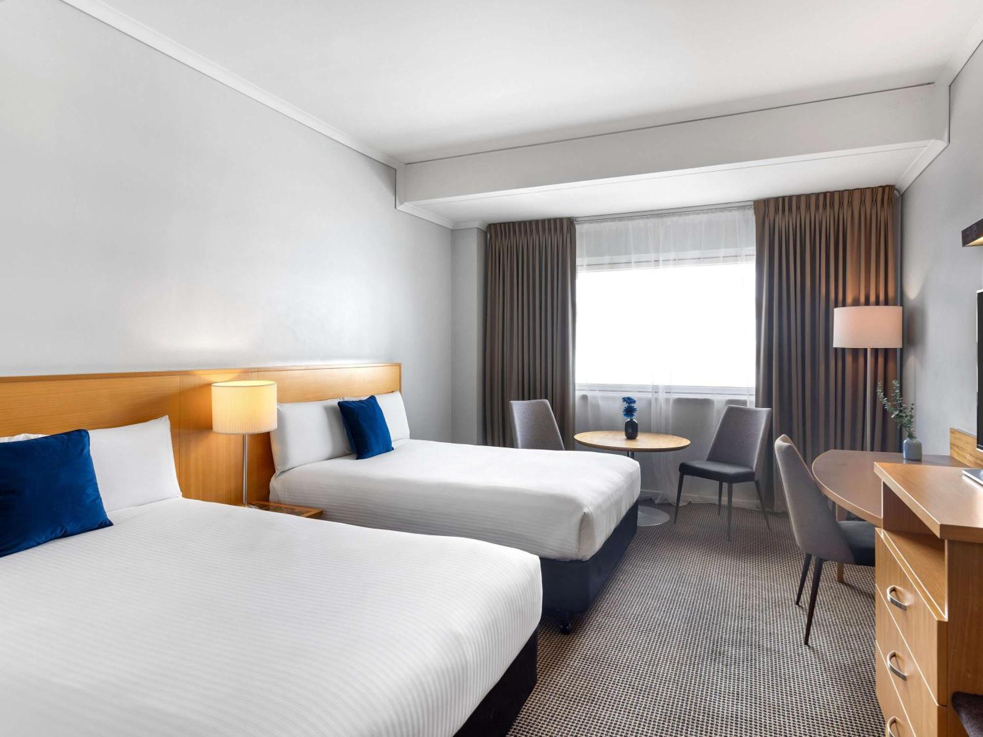 Novotel Perth Langley Exterior photo