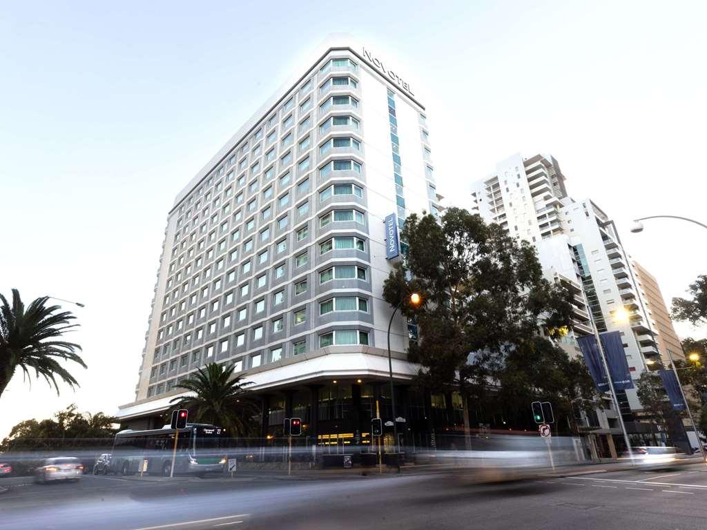 Novotel Perth Langley Exterior photo